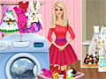 Барби стирает одежду