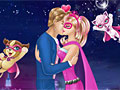 Поцелуи Супер Барби и Кена