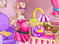Беременная Супер Барби украшает комнату
