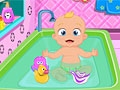 Ванна для очаровательного малыша
