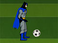 Бэтмен играет в футбол