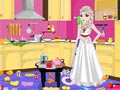 Принцесса Эльза убирает на кухне